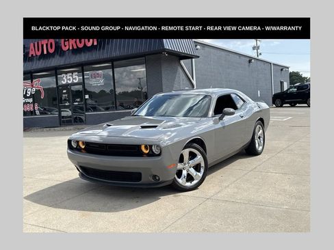 Used 2018 Dodge Challenger SXT w/ Blacktop Package RWD image 1
