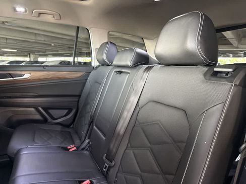 Certified 2024 Volkswagen Atlas SE FWD image 22