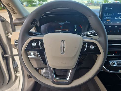 Used 2023 Lincoln Corsair FWD image 23