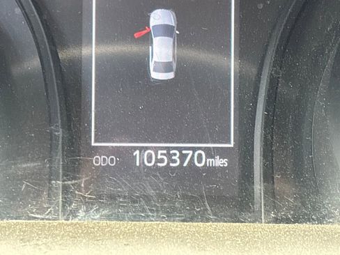 Used 2022 Toyota Camry LE image 4