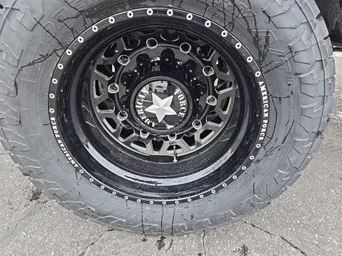 Used 2026 Ford F450 Platinum w/ FX4 Off-Road Package image 41