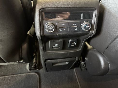 Certified 2017 GMC Acadia Denali w/ Technology Package AWD/4WD image 16