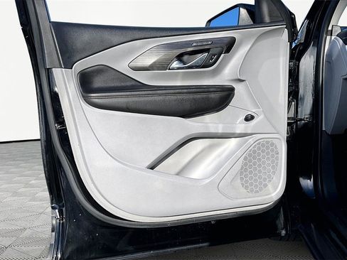 Used 2021 GMC Terrain SLT image 23