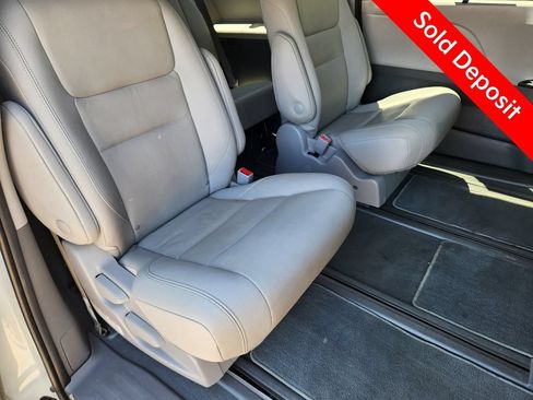 Used 2020 Toyota Sienna XLE w/ XLE Navigation Package AWD/4WD image 19