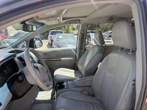Used 2013 Toyota Sienna XLE AWD/4WD image 12