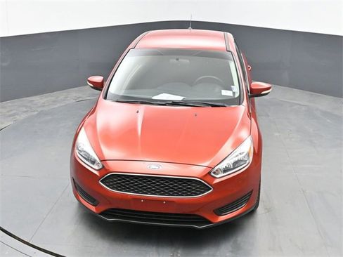 Used 2018 Ford Focus SE w/ Cold Weather Package image 17