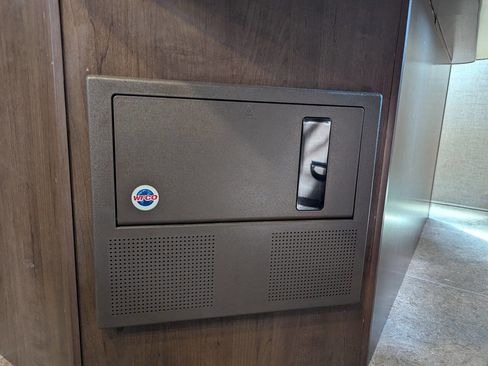 Used 2017 Ford E-450 and Econoline 450 Super Duty w/ Motorhome Prep Package RWD image 12