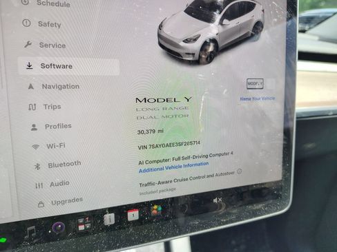 Used 2025 Tesla Model Y Long Range AWD/4WD image 12