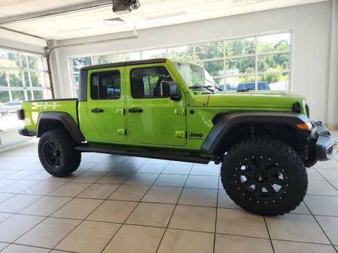 New 2025 Jeep Gladiator Sport AWD/4WD image 8