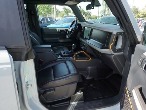 Certified 2023 Ford Bronco Badlands AWD/4WD image 3