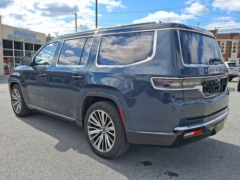 Used 2024 Jeep Grand Wagoneer Series III image 4