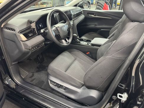 Used 2025 Toyota Camry LE w/ Convenience Package AWD/4WD image 13