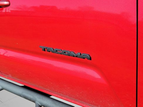 Used 2017 Toyota Tacoma SR5 w/ Tow Package image 13