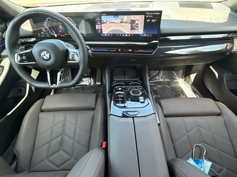 Used 2026 BMW 530i w/ M Sport Package RWD image 18