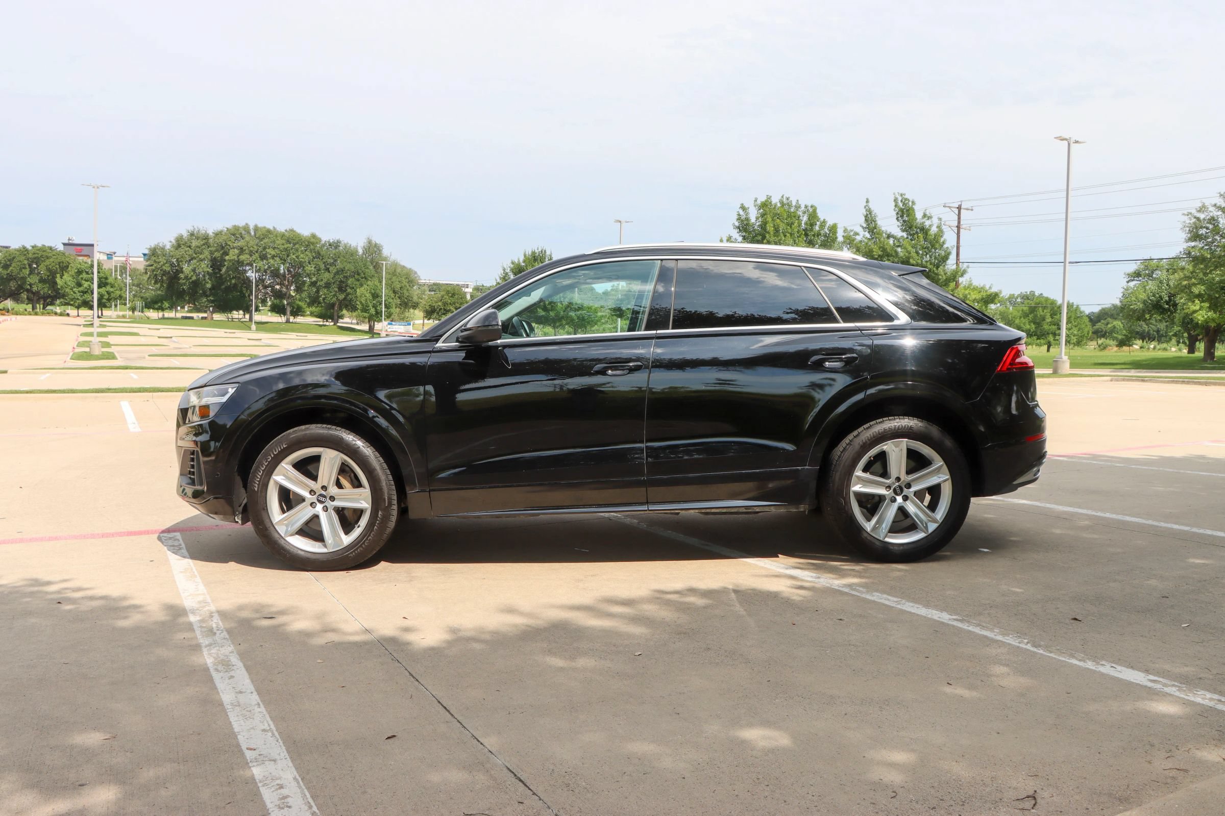 Used 2021 Audi Q8 Premium w/ Convenience Package AWD/4WD image 4