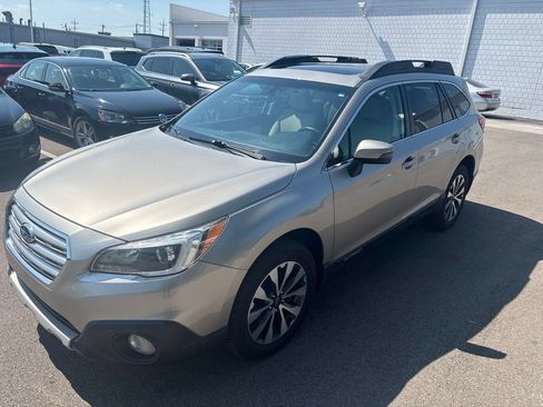Used 2017 Subaru Outback 2.5i Limited AWD/4WD image 3