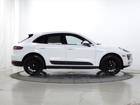 Used 2018 Porsche Macan image 12