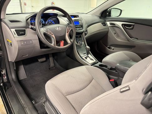 Used 2013 Hyundai Elantra FWD image 28