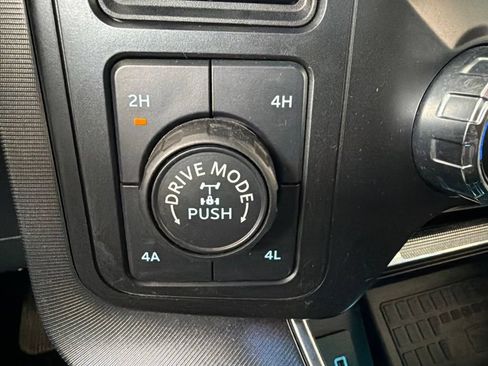 Used 2021 Ford F150 Platinum w/ FX4 Off-Road Package AWD/4WD image 17