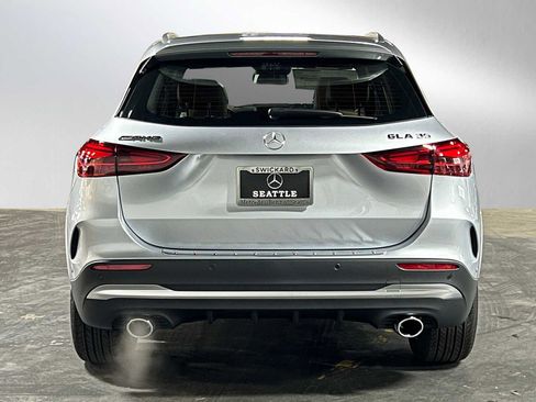 New 2026 Mercedes-Benz GLA 35 AMG 4MATIC image 4