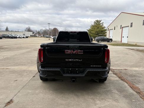 Used 2021 GMC Sierra 3500 Denali w/ Denali Ultimate Package image 24