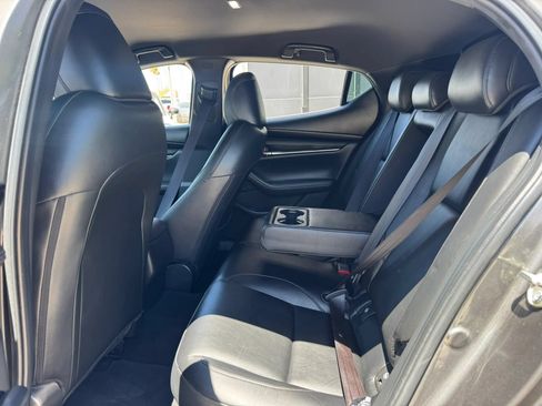 Used 2019 MAZDA MAZDA3 Hatchback w/ Preferred Package FWD image 26