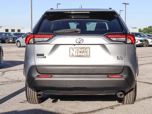 Used 2025 Toyota RAV4 XLE AWD/4WD image 5