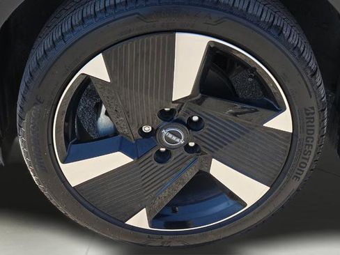 Used 2025 Nissan Kicks SR FWD image 17