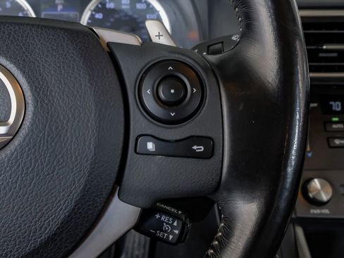 Used 2016 Lexus IS 200t RWD image 17