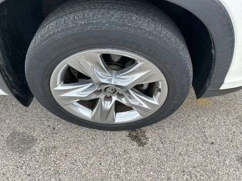 Used 2018 Toyota Highlander Limited AWD/4WD image 17
