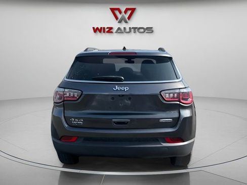 Used 2019 Jeep Compass Latitude w/ Popular Equipment Group AWD/4WD image 8