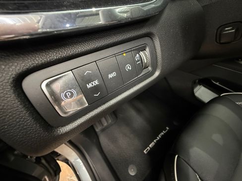 Used 2024 GMC Acadia Denali w/ Super Cruise Package AWD/4WD image 32