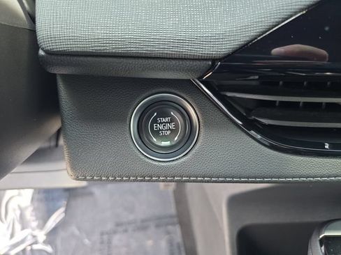 Certified 2025 Buick Enclave Preferred FWD image 29