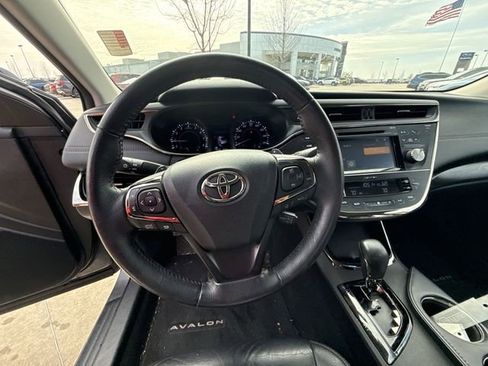 Used 2018 Toyota Avalon XLE image 14