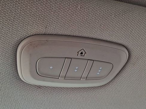 Used 2015 Jeep Cherokee Limited w/ Luxury Group FWD image 27