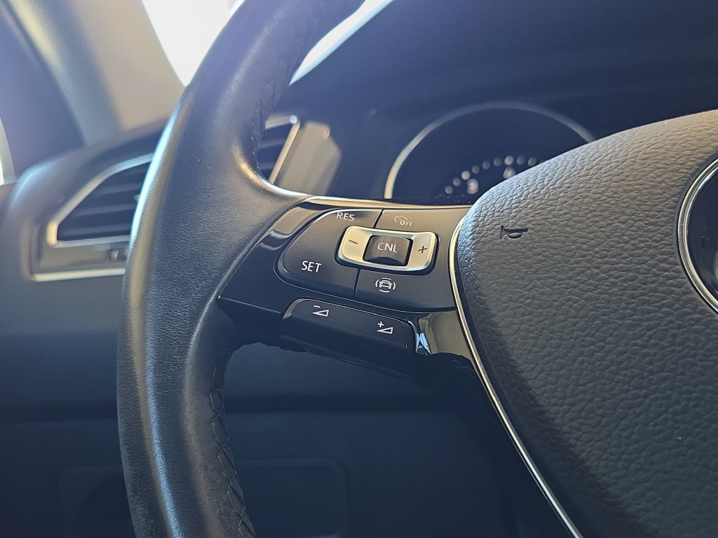 Used 2019 Volkswagen Tiguan SE AWD/4WD image 19