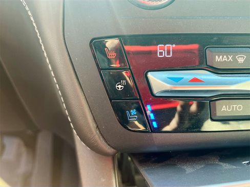 Used 2020 Ford Explorer Platinum w/ Premium Technology Package image 21