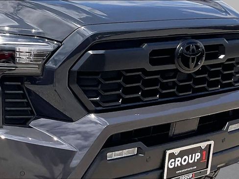 Used 2025 Toyota Tacoma TRD Off-Road w/ TRD Off Road Upgrade Package AWD/4WD image 29