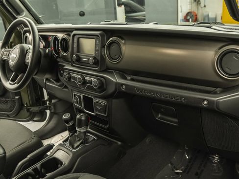 Used 2021 Jeep Wrangler Unlimited Sport AWD/4WD image 37