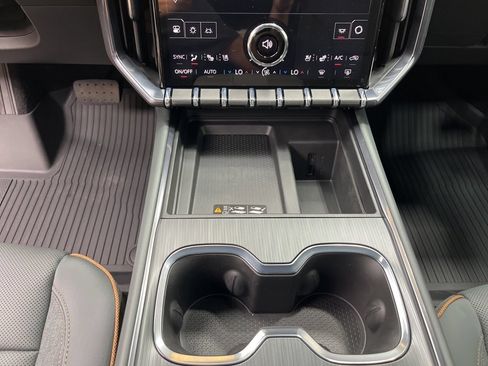 New 2026 GMC Acadia AT4 w/ Luxury Package AWD/4WD image 17