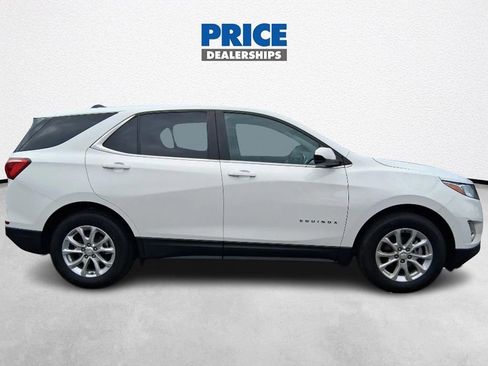 Used 2021 Chevrolet Equinox LT image 2