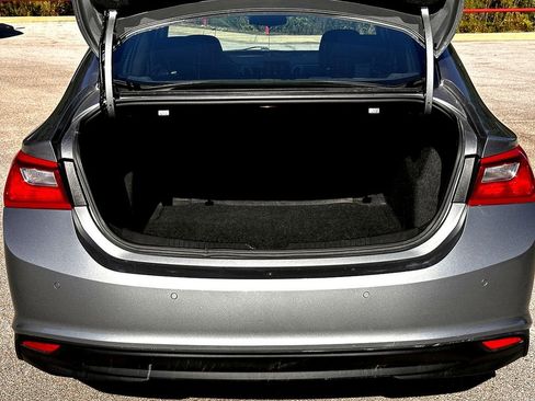 Used 2024 Chevrolet Malibu LT image 30