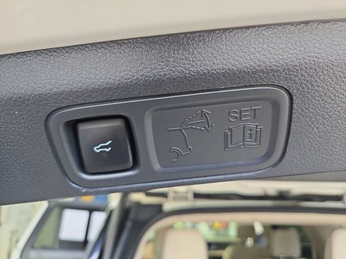 Used 2024 Ford Expedition Platinum AWD/4WD image 16