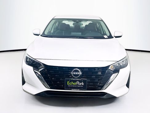 Used 2024 Nissan Sentra SV image 2