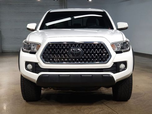 Used 2019 Toyota Tacoma TRD Off-Road AWD/4WD image 2