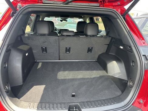 New 2025 Chevrolet Equinox ACTIV w/ Safety and Technology Package image 18