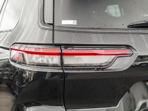 New 2025 Jeep Grand Cherokee L Altitude image 8