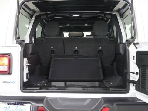 Used 2024 Jeep Wrangler Unlimited AWD/4WD image 14