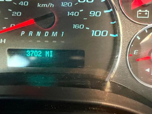 Used 2025 Chevrolet Express 2500 w/ Driver Convenience Package image 18