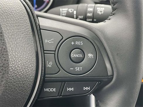 Used 2024 Toyota RAV4 SE image 21